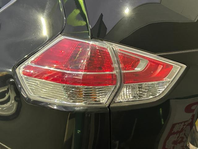 エクストレイル ２０Ｘ　社外ＳＤナビ　フルセグテレビ　ドラレコ前方　４ＷＤ　社外ＥＴＣ　シートヒーター前席　Ｂｌｕｅｔｏｏｔｈ接続　純正フロアマット　スマートキー　純正アルミ　横滑り防止装置　ＬＥＤヘッドライト　禁煙車（56枚目）
