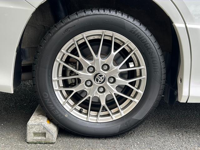 ヴォクシー ハイブリッドＺＳ　純正９インチナビ　フリップダウンモニター　バックカメラ　クルーズコントロール　トヨタセーフティーセンス　シートヒーター　ＬＥＤヘッドライト　衝突被害軽減システム　ＥＴＣ　プッシュスタート（64枚目）