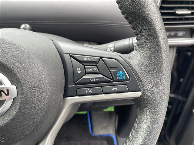 セレナ ｅ－パワー　ハイウェイスターＶ　純正１０インチナビ　フルセグ　ＤＶＤ再生　Ｂｌｕｅｔｏｏｔｈオーディオ　アラウンドビューモニター　後席１２．８インチモニター　プロパイロット　両側パワースライド　ＬＥＤヘッドライト　ＥＴＣ　禁煙車（8枚目）