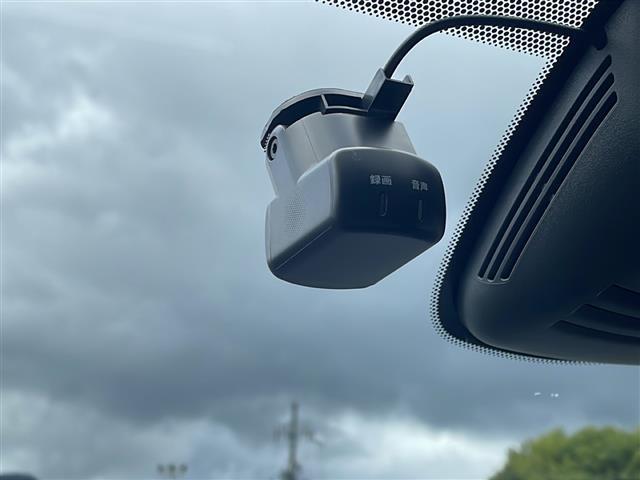 セレナ ｅ－パワー　ハイウェイスターＶ　純正１０インチナビ　フルセグ　ＤＶＤ再生　Ｂｌｕｅｔｏｏｔｈオーディオ　アラウンドビューモニター　後席１２．８インチモニター　プロパイロット　両側パワースライド　ＬＥＤヘッドライト　ＥＴＣ　禁煙車（13枚目）
