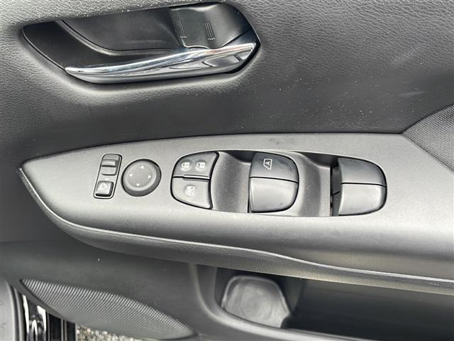 セレナ ｅ－パワー　ハイウェイスターＶ　純正１０インチナビ　フルセグ　ＤＶＤ再生　Ｂｌｕｅｔｏｏｔｈオーディオ　アラウンドビューモニター　後席１２．８インチモニター　プロパイロット　両側パワースライド　ＬＥＤヘッドライト　ＥＴＣ　禁煙車（32枚目）