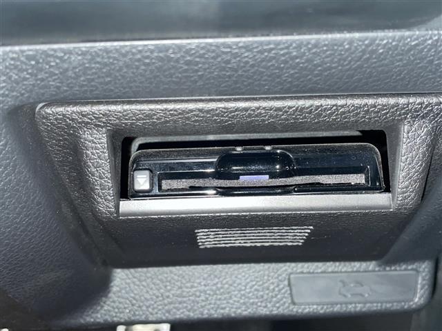 レヴォーグ ２．０ＳＴＩスポーツアイサイト　サンルーフ　純正ナビ　バックカメラ　ＳＴＩエアロ　ＨＫＳマフラー　レーダークルーズコントロール　レーンキープアシスト　ブラインドスポットモニター　ＬＥＤヘッドライト　ドライブレコーダー　シートヒーター（13枚目）