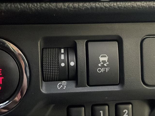 レヴォーグ ２．０ＳＴＩスポーツアイサイト　サンルーフ　純正ナビ　バックカメラ　ＳＴＩエアロ　ＨＫＳマフラー　レーダークルーズコントロール　レーンキープアシスト　ブラインドスポットモニター　ＬＥＤヘッドライト　ドライブレコーダー　シートヒーター（31枚目）