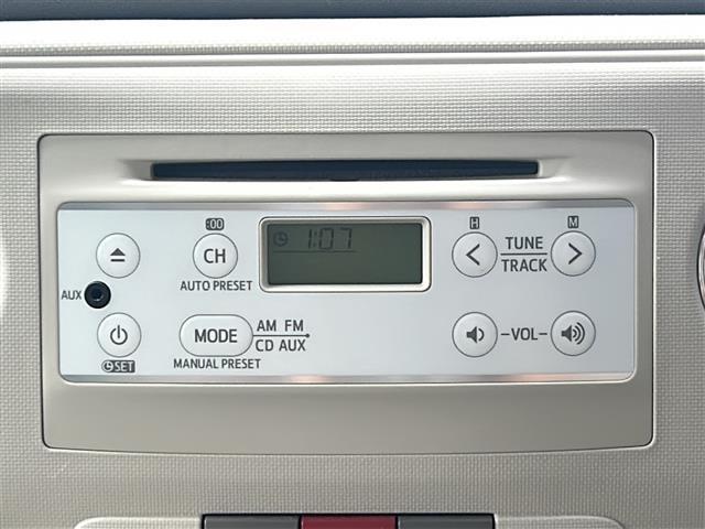 ミラココア ココアX 禁煙車 オーディオ オートエアコン アイドリングストップ ベンチシート CD スマートキー 純正フロアマット パワーステアリング パワーウィンドウ ABS ハロゲンライト 電動格納ミラー ドアバイザー(4枚目)