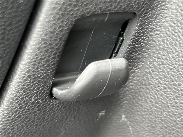 ミラココア ココアX 禁煙車 オーディオ オートエアコン アイドリングストップ ベンチシート CD スマートキー 純正フロアマット パワーステアリング パワーウィンドウ ABS ハロゲンライト 電動格納ミラー ドアバイザー(12枚目)