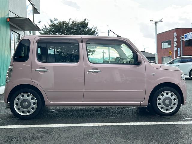 ミラココア ココアX 禁煙車 オーディオ オートエアコン アイドリングストップ ベンチシート CD スマートキー 純正フロアマット パワーステアリング パワーウィンドウ ABS ハロゲンライト 電動格納ミラー ドアバイザー(50枚目)