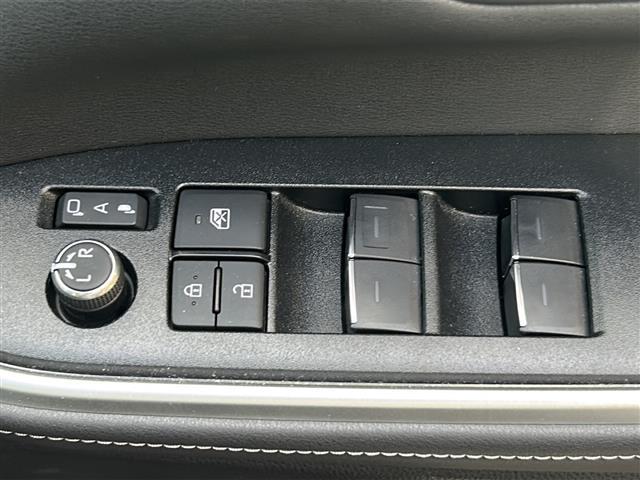 ノア S-Z 純正10.5インチディスプレイオーディオ トヨタセーフティセンス 両側パワースライドドア バックカメラ クリアランスソナー 禁煙車 7人乗り ETC LEDヘッドライト シートヒーター スマートキー(28枚目)