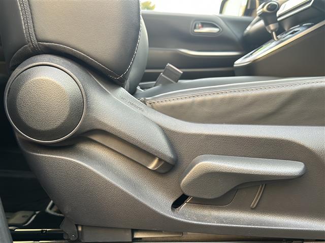 ノア S-Z 純正10.5インチディスプレイオーディオ トヨタセーフティセンス 両側パワースライドドア バックカメラ クリアランスソナー 禁煙車 7人乗り ETC LEDヘッドライト シートヒーター スマートキー(31枚目)