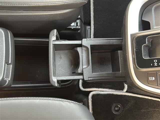 ノア S-Z 純正10.5インチディスプレイオーディオ トヨタセーフティセンス 両側パワースライドドア バックカメラ クリアランスソナー 禁煙車 7人乗り ETC LEDヘッドライト シートヒーター スマートキー(32枚目)