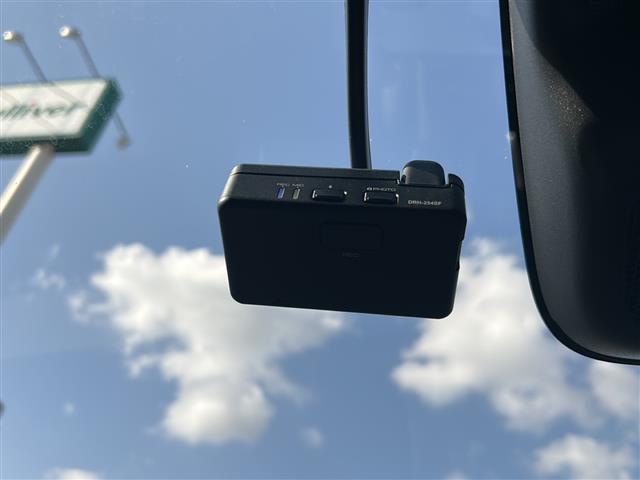 ヴェゼル e:HEV Z・PLaYパッケージ 純正9型インチナビ ホンダセンシング 全方位カメラ ガラスルーフ クリアランスソナー ETC2.0 4WD ブラインドスポットモニター 禁煙車 電動ドアリアゲート LEDヘッドライト パドルシフト(10枚目)