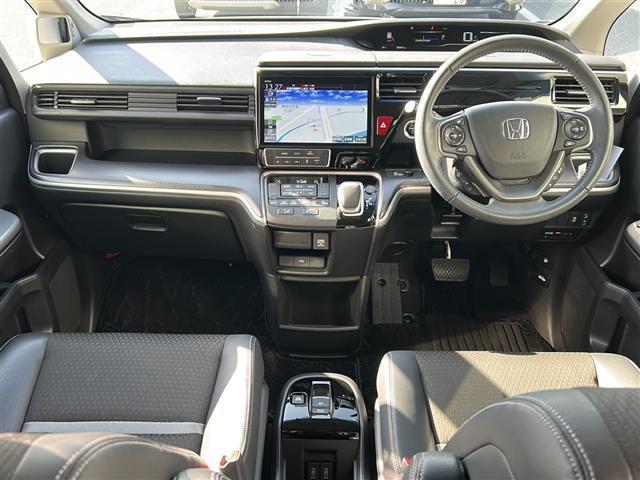 ステップワゴンスパーダ e:HEVスパーダ G・EX ホンダセンシング 純正ナビ 前後ドライブレコーダー バックカメラ 両側パワースライドドア LEDヘッドライト シートヒーター 純正16インチAW WAC ETC2.0 追従型クルーズコントロール レーンキープアシスト(3枚目)