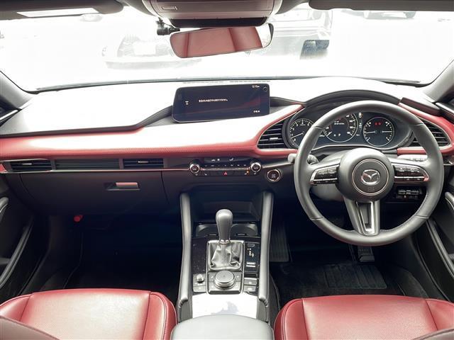 MAZDA3ファストバック 20S レトロスポーツエディション 純正メーカーナビ 全周囲カメラ Bluetoothオーディオ フルセグ USB接続 レーダークルーズ ブラインドスポットモニター ステアリングヒーター シートヒーター コーナーセンサー ドラレコ(3枚目)