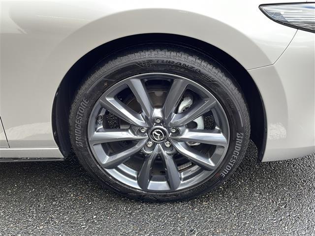 MAZDA3ファストバック 20S レトロスポーツエディション 純正メーカーナビ 全周囲カメラ Bluetoothオーディオ フルセグ USB接続 レーダークルーズ ブラインドスポットモニター ステアリングヒーター シートヒーター コーナーセンサー ドラレコ(17枚目)