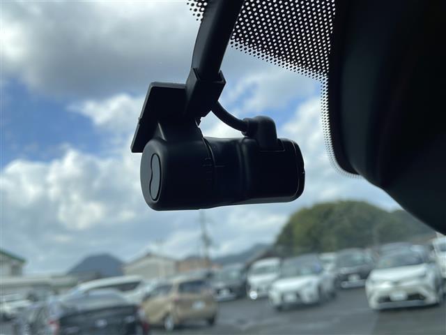 MAZDA3ファストバック 20S レトロスポーツエディション 純正メーカーナビ 全周囲カメラ Bluetoothオーディオ フルセグ USB接続 レーダークルーズ ブラインドスポットモニター ステアリングヒーター シートヒーター コーナーセンサー ドラレコ(32枚目)