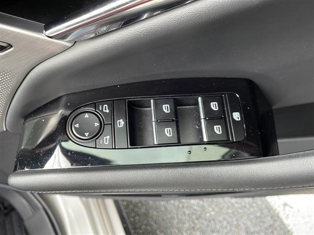 MAZDA3ファストバック 20S レトロスポーツエディション 純正メーカーナビ 全周囲カメラ Bluetoothオーディオ フルセグ USB接続 レーダークルーズ ブラインドスポットモニター ステアリングヒーター シートヒーター コーナーセンサー ドラレコ(36枚目)