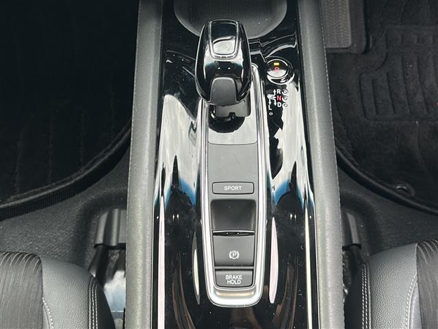 ヴェゼル ハイブリッドZ・ホンダセンシング 純正8インチナビ ホンダセンシング フルセグ バックカメラ クリアランスソナー 禁煙車 ルーフレール LEDヘッドライト レーダークルーズ パドルシフト ETC スマートキー 純正アルミ(11枚目)