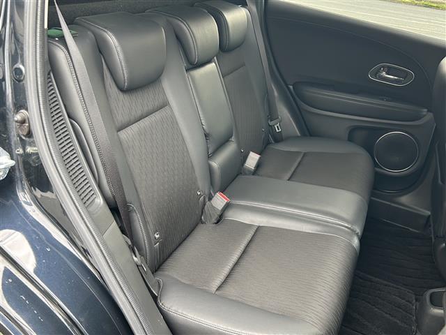 ヴェゼル ハイブリッドZ・ホンダセンシング 純正8インチナビ ホンダセンシング フルセグ バックカメラ クリアランスソナー 禁煙車 ルーフレール LEDヘッドライト レーダークルーズ パドルシフト ETC スマートキー 純正アルミ(14枚目)