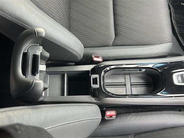 ヴェゼル ハイブリッドZ・ホンダセンシング 純正8インチナビ ホンダセンシング フルセグ バックカメラ クリアランスソナー 禁煙車 ルーフレール LEDヘッドライト レーダークルーズ パドルシフト ETC スマートキー 純正アルミ(28枚目)