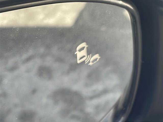 ＺＲ－Ｖ ｅ：ＨＥＶ　Ｚ　純正メモリナビ　パノラミックビューモニター　ＢＯＳＥサウンド　ホンダセンシング　アダプティブクルーズコントロール　ブラインドスポットモニター　シートヒーター　ステアリングヒーター　ビルトインＥＴＣ（8枚目）