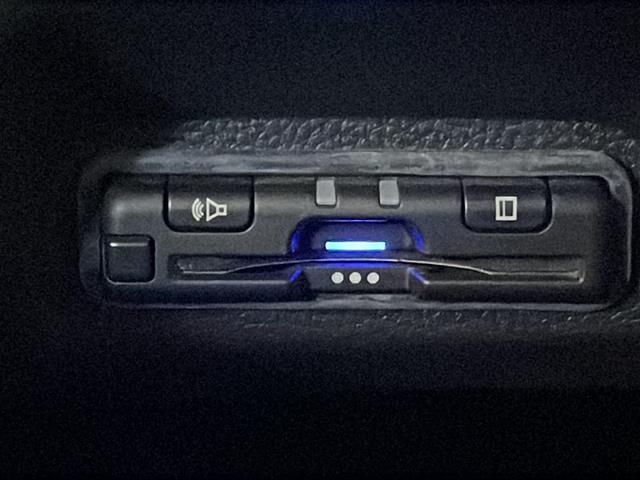 ヴェゼル e:HEV X 純正8インチナビ フルセグ Bluetoothオーディオ USB接続 DVD再生 バックカメラ レーダークルーズ コーナーセンサー ビルトインETC ヒルディセントコントロール LEDヘッドライト(12枚目)