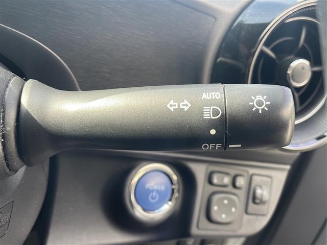 アクア Ｓスタイルブラック　純正メモリナビ　バックカメラ　トヨタセーフティセンス　プリクラッシュセーフティ　レーンキープアシスト　スマートキー　プッシュスタート　ＥＴＣ　禁煙車　オートエアコン　ドアバイザー　純正フロアマット（10枚目）