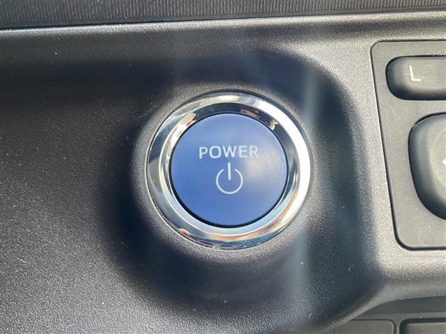 アクア Ｓスタイルブラック　純正メモリナビ　バックカメラ　トヨタセーフティセンス　プリクラッシュセーフティ　レーンキープアシスト　スマートキー　プッシュスタート　ＥＴＣ　禁煙車　オートエアコン　ドアバイザー　純正フロアマット（11枚目）