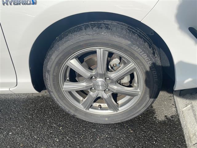 アクア Ｓスタイルブラック　純正メモリナビ　バックカメラ　トヨタセーフティセンス　プリクラッシュセーフティ　レーンキープアシスト　スマートキー　プッシュスタート　ＥＴＣ　禁煙車　オートエアコン　ドアバイザー　純正フロアマット（16枚目）