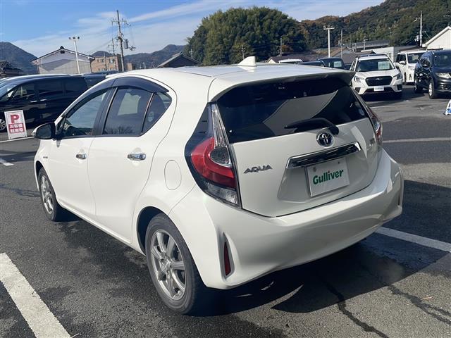 アクア Ｓスタイルブラック　純正メモリナビ　バックカメラ　トヨタセーフティセンス　プリクラッシュセーフティ　レーンキープアシスト　スマートキー　プッシュスタート　ＥＴＣ　禁煙車　オートエアコン　ドアバイザー　純正フロアマット（19枚目）