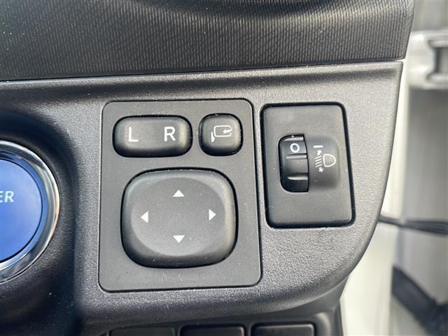 アクア Ｓスタイルブラック　純正メモリナビ　バックカメラ　トヨタセーフティセンス　プリクラッシュセーフティ　レーンキープアシスト　スマートキー　プッシュスタート　ＥＴＣ　禁煙車　オートエアコン　ドアバイザー　純正フロアマット（24枚目）