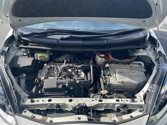 アクア Ｓスタイルブラック　純正メモリナビ　バックカメラ　トヨタセーフティセンス　プリクラッシュセーフティ　レーンキープアシスト　スマートキー　プッシュスタート　ＥＴＣ　禁煙車　オートエアコン　ドアバイザー　純正フロアマット（42枚目）