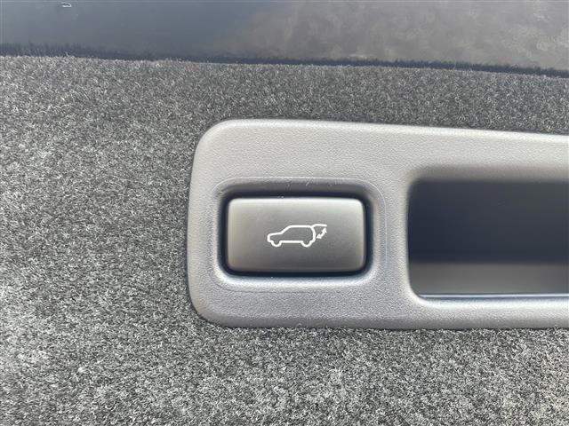 ハリアー プレミアム モデリスタエアロ アルパイン10インチナビ Bluetoothオーディオ DVD再生 フルセグ バックカメラ プリクラッシュセーフティ レーダークルーズ 電動リアゲート ビルトインETC 禁煙車(12枚目)