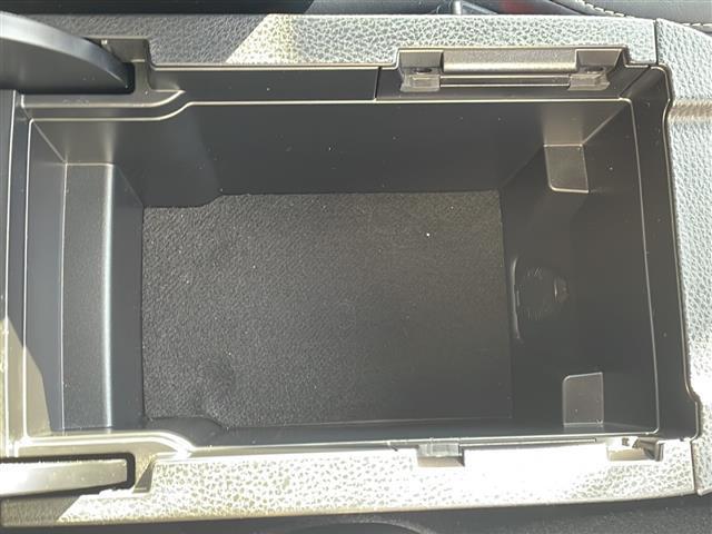 ハリアー プレミアム モデリスタエアロ アルパイン10インチナビ Bluetoothオーディオ DVD再生 フルセグ バックカメラ プリクラッシュセーフティ レーダークルーズ 電動リアゲート ビルトインETC 禁煙車(30枚目)