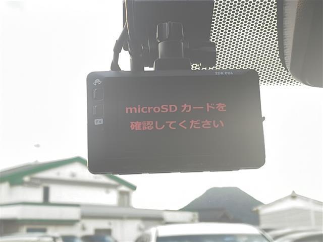ステップワゴンスパーダ スパーダハイブリッド　Ｇ・ＥＸ　ホンダセンシング　純正９インチナビ　Ｂｌｕｅｔｏｏｔｈオーディオ　ＤＶＤ再生　ＨＤＭＩ　ＵＳＢ　マルチビューモニター　後席フリップダウンモニター　両側パワースライド　アダプティブクルーズコントロール　車高調　ＬＥＤ（13枚目）