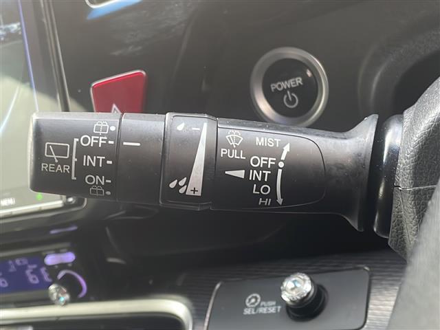 ステップワゴンスパーダ スパーダハイブリッド　Ｇ・ＥＸ　ホンダセンシング　純正９インチナビ　Ｂｌｕｅｔｏｏｔｈオーディオ　ＤＶＤ再生　ＨＤＭＩ　ＵＳＢ　マルチビューモニター　後席フリップダウンモニター　両側パワースライド　アダプティブクルーズコントロール　車高調　ＬＥＤ（27枚目）