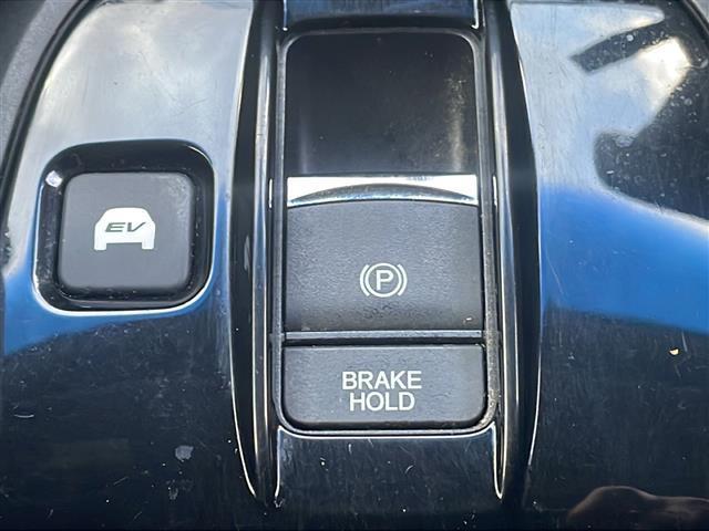 ステップワゴンスパーダ スパーダハイブリッド　Ｇ・ＥＸ　ホンダセンシング　純正９インチナビ　Ｂｌｕｅｔｏｏｔｈオーディオ　ＤＶＤ再生　ＨＤＭＩ　ＵＳＢ　マルチビューモニター　後席フリップダウンモニター　両側パワースライド　アダプティブクルーズコントロール　車高調　ＬＥＤ（29枚目）