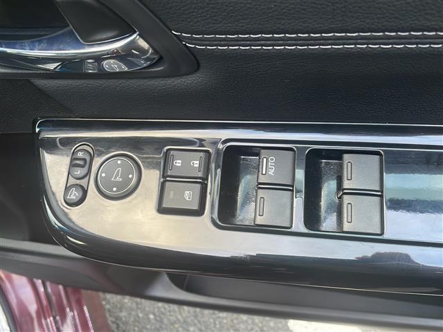 ステップワゴンスパーダ スパーダハイブリッド　Ｇ・ＥＸ　ホンダセンシング　純正９インチナビ　Ｂｌｕｅｔｏｏｔｈオーディオ　ＤＶＤ再生　ＨＤＭＩ　ＵＳＢ　マルチビューモニター　後席フリップダウンモニター　両側パワースライド　アダプティブクルーズコントロール　車高調　ＬＥＤ（34枚目）