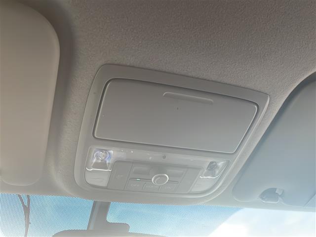 ステップワゴンスパーダ スパーダハイブリッド　Ｇ・ＥＸ　ホンダセンシング　純正９インチナビ　Ｂｌｕｅｔｏｏｔｈオーディオ　ＤＶＤ再生　ＨＤＭＩ　ＵＳＢ　マルチビューモニター　後席フリップダウンモニター　両側パワースライド　アダプティブクルーズコントロール　車高調　ＬＥＤ（40枚目）