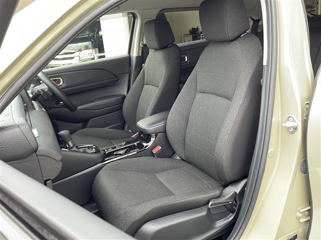 ヴェゼル ｅ：ＨＥＶ　Ｘ　純正９インチナビ　Ｂｌｕｅｔｏｏｔｈオーディオ　フルセグ　ＵＳＢ接続　バックカメラ　アダプティブクルーズコントロール　ビルトインＥＴＣ　コーナーセンサー　パドルシフト　ＬＥＤヘッドライト　禁煙車（22枚目）