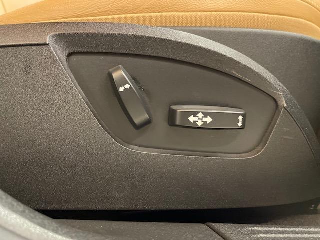 クロスカントリー　Ｄ４　サマム　衝突軽減ブレーキ　純正ナビ　バックカメラ　フルセグＴＶ　Ｂｌｕｅｔｏｏｔｈ接続　ハーマンカードンサウンド　革シート　シートヒーター　レーンキープアシスト　アダプティブクルーズコントロール　ＥＴＣ(24枚目)