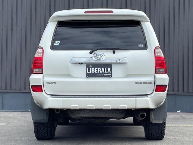 ハイラックスサーフ ＳＳＲ－Ｘ　４ＷＤ　社外ナビ　社外バックカメラ　社外アルミホイール　バックドア／イージークローザー　オートライト　電格調整ミラー　ライト付きサイドステップ　リア７面プライバシーガラス　ドアバイザー　フロアマット（17枚目）