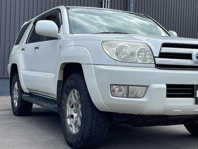ハイラックスサーフ ＳＳＲ－Ｘ　４ＷＤ　社外ナビ　社外バックカメラ　社外アルミホイール　バックドア／イージークローザー　オートライト　電格調整ミラー　ライト付きサイドステップ　リア７面プライバシーガラス　ドアバイザー　フロアマット（20枚目）