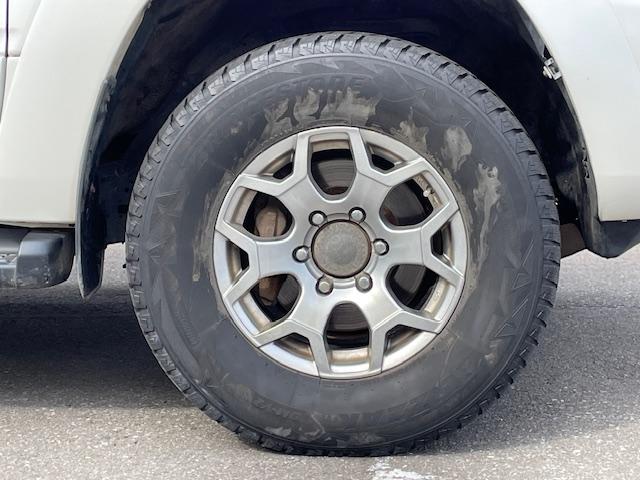 ハイラックスサーフ ＳＳＲ－Ｘ　４ＷＤ　社外ナビ　社外バックカメラ　社外アルミホイール　バックドア／イージークローザー　オートライト　電格調整ミラー　ライト付きサイドステップ　リア７面プライバシーガラス　ドアバイザー　フロアマット（29枚目）