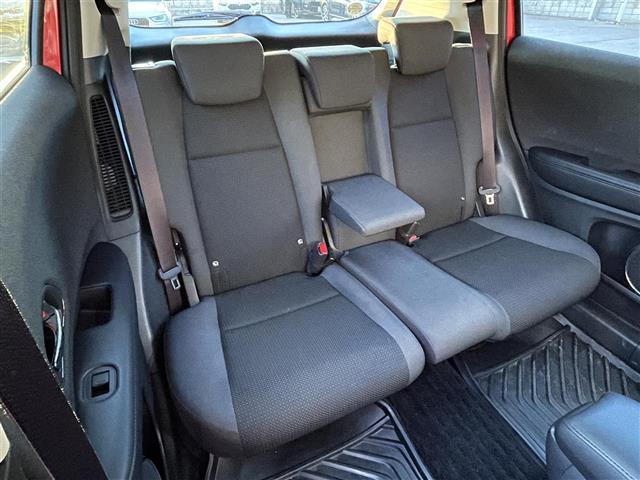 ヴェゼル ハイブリッドX・ホンダセンシング 4WD・ワンオーナー・寒冷地仕様・ギャザーズインターナビ8インチ・Bluetooth・DVD・CD・TV・USB・HDMI・アップルカープレイ・アダプティブクルーズコントロール・シートヒーター(4枚目)