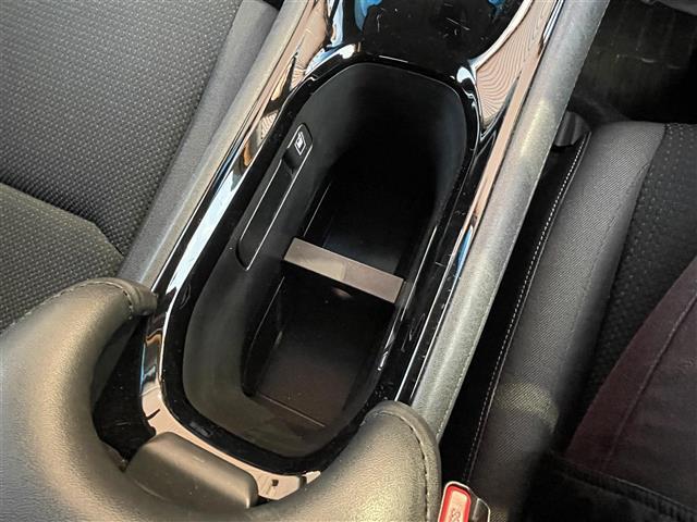 ヴェゼル ハイブリッドX・ホンダセンシング 4WD・ワンオーナー・寒冷地仕様・ギャザーズインターナビ8インチ・Bluetooth・DVD・CD・TV・USB・HDMI・アップルカープレイ・アダプティブクルーズコントロール・シートヒーター(20枚目)