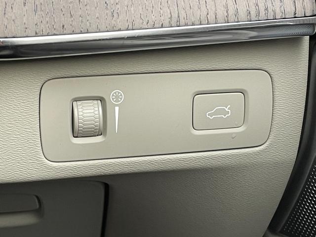 ＸＣ９０ Ｂ６　ＡＷＤ　インスクリプション　純正ナビ　Ａｐｐｌｙ　Ｃａｒｐｌａｙ　Ｂｏｗｅｒｓ　＆　Ｗｉｌｋｉｎｓスピーカー　ブロンドレザーシート　ステアリングヒーター　全席シートヒーター　前席ベンチレーション　前後ドラレコ　全方位カメラ（50枚目）