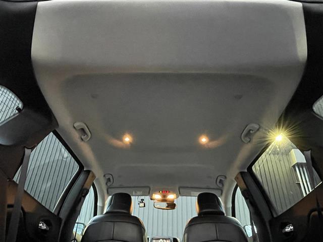 ジープ・チェロキー トレイルホーク　純正ナビ　バックカメラ　前席パワーシート　前後ドライブレコーダー　電動リアゲート　ブラインドスポットモニター　パドルシフト　レーダークルーズコントロール　ＥＴＣ　４ＷＤ　レーンキープアシスト（8枚目）