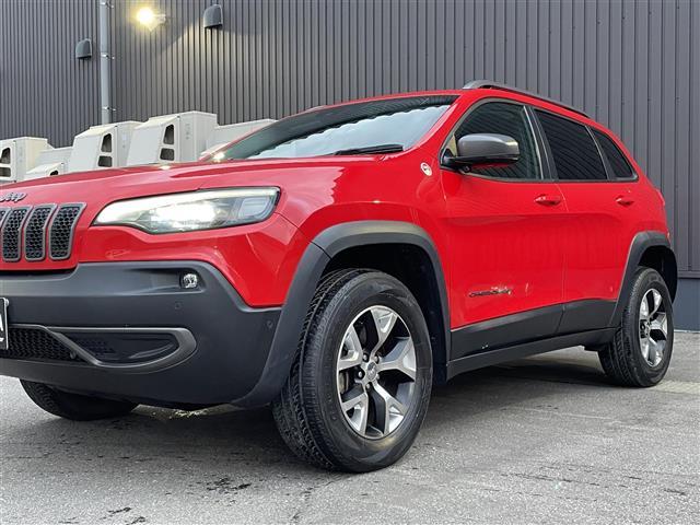 ジープ・チェロキー トレイルホーク　純正ナビ　バックカメラ　前席パワーシート　前後ドライブレコーダー　電動リアゲート　ブラインドスポットモニター　パドルシフト　レーダークルーズコントロール　ＥＴＣ　４ＷＤ　レーンキープアシスト（13枚目）