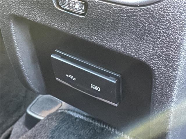 ジープ・チェロキー トレイルホーク　純正ナビ　バックカメラ　前席パワーシート　前後ドライブレコーダー　電動リアゲート　ブラインドスポットモニター　パドルシフト　レーダークルーズコントロール　ＥＴＣ　４ＷＤ　レーンキープアシスト（33枚目）