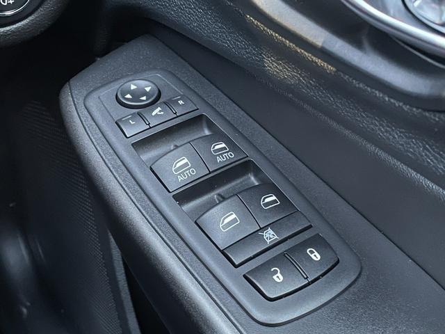 ジープ・チェロキー トレイルホーク　純正ナビ　バックカメラ　前席パワーシート　前後ドライブレコーダー　電動リアゲート　ブラインドスポットモニター　パドルシフト　レーダークルーズコントロール　ＥＴＣ　４ＷＤ　レーンキープアシスト（45枚目）