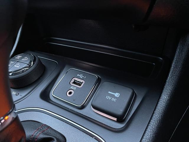 ジープ・チェロキー トレイルホーク　純正ナビ　バックカメラ　前席パワーシート　前後ドライブレコーダー　電動リアゲート　ブラインドスポットモニター　パドルシフト　レーダークルーズコントロール　ＥＴＣ　４ＷＤ　レーンキープアシスト（59枚目）